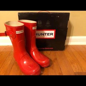 Hunter original gloss short in pillar box red US7